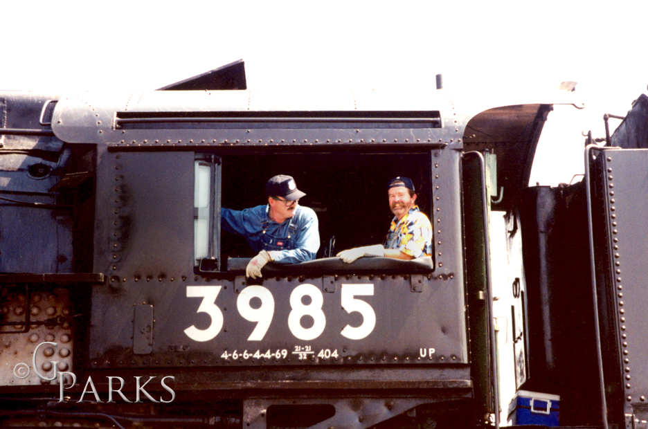 Challenger 3985 departing Evanston Wyoming